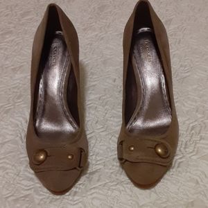Coach Darlina heels / pumps. Taupe brown. 8 ½ B (B